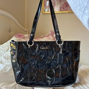 Near perfect vintage Coach tote bag